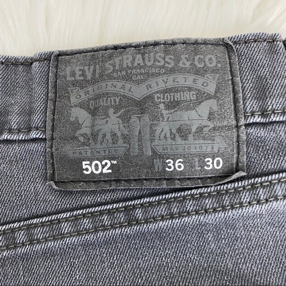 Levi's 502 Custom Cutoff Raw Hem Jean Shorts Sz 36 - Picture 5 of 12